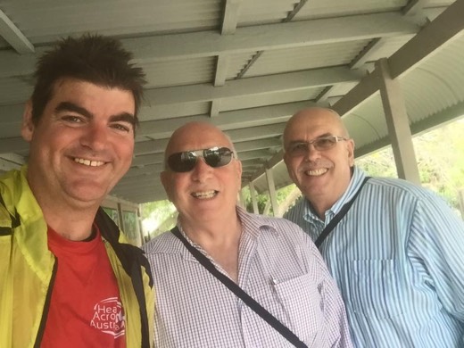 Gary with Bruce and Graeme after meeting them during a coffee stop at Macadamia Castle.